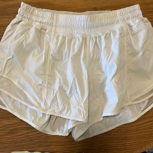 Lululemon Hotty Hot Shorts 6 Tall